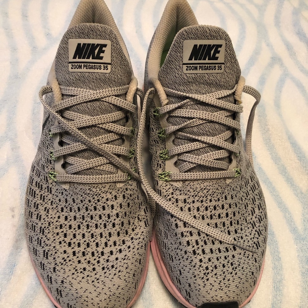 Size 9.5 Nike shoes